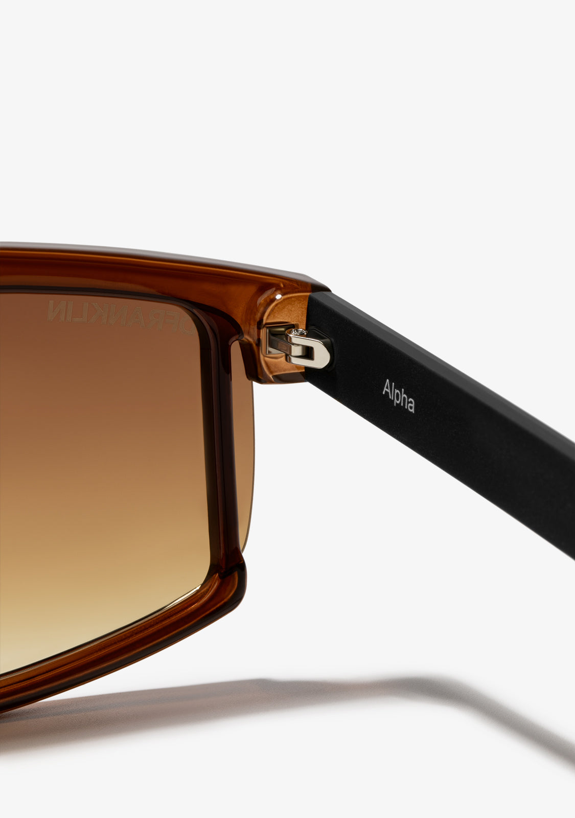 Alpha Brown Carey / Gradient Brown