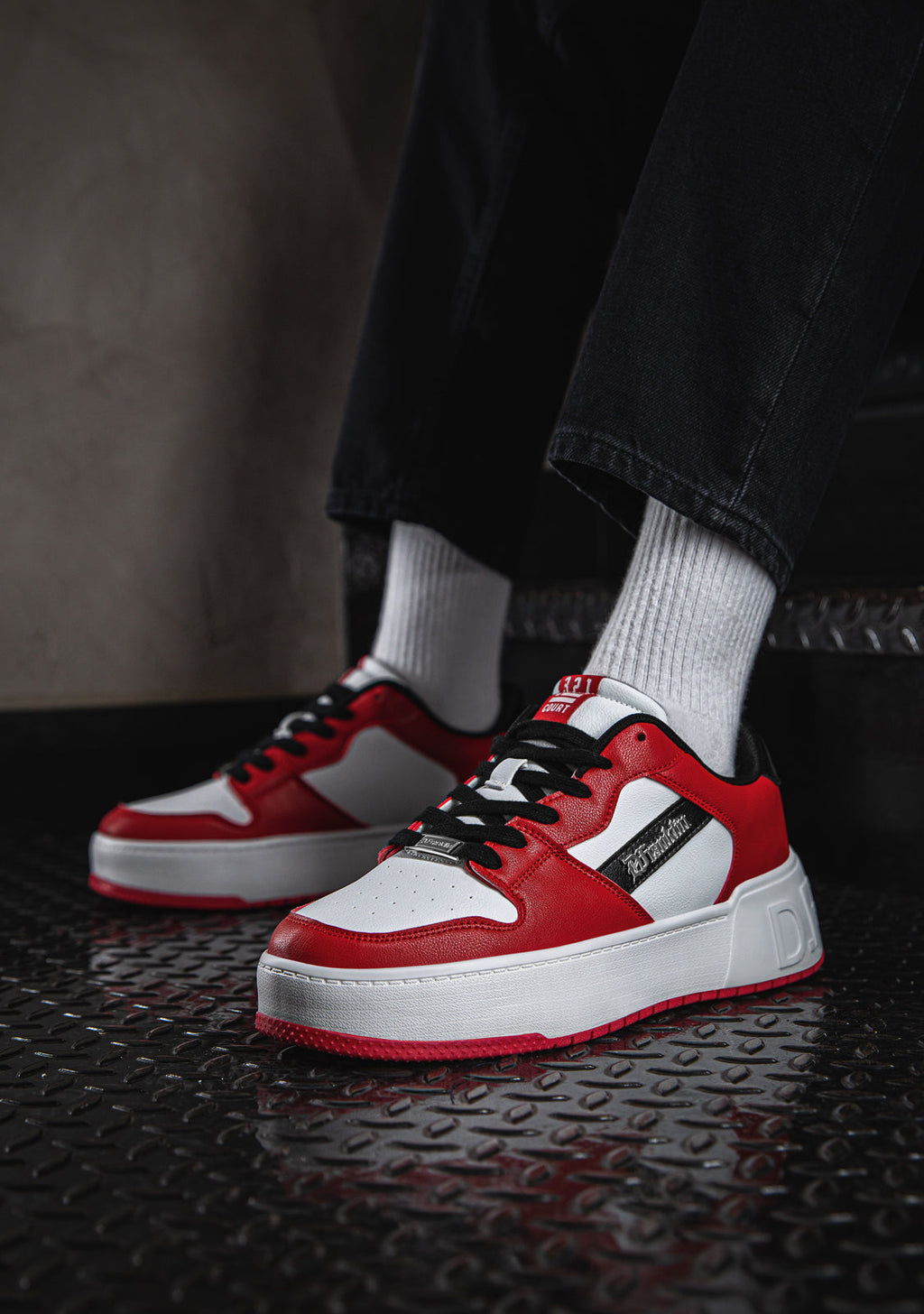 Low Court Red