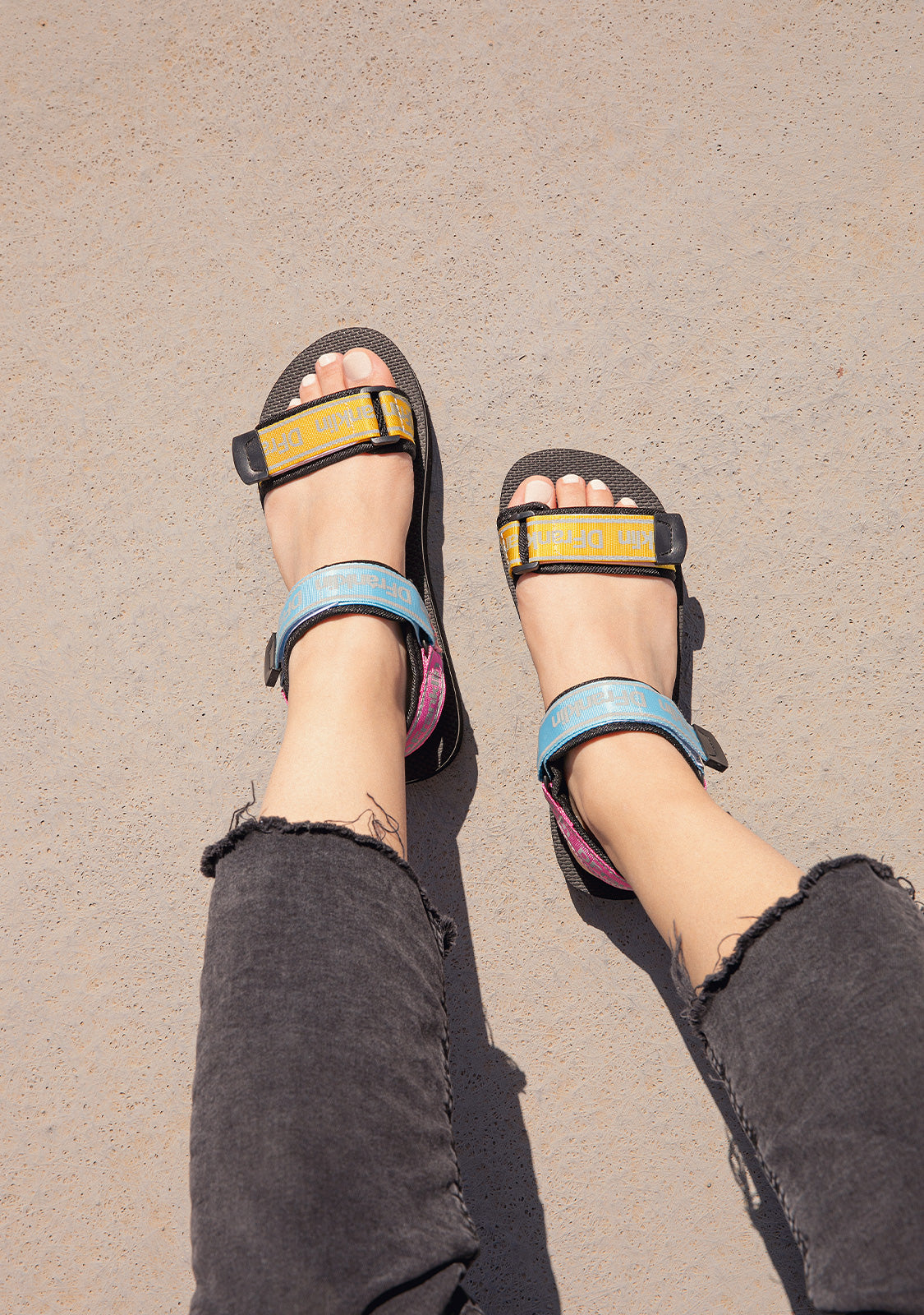 Hawaii Eva Sandal Black Multi